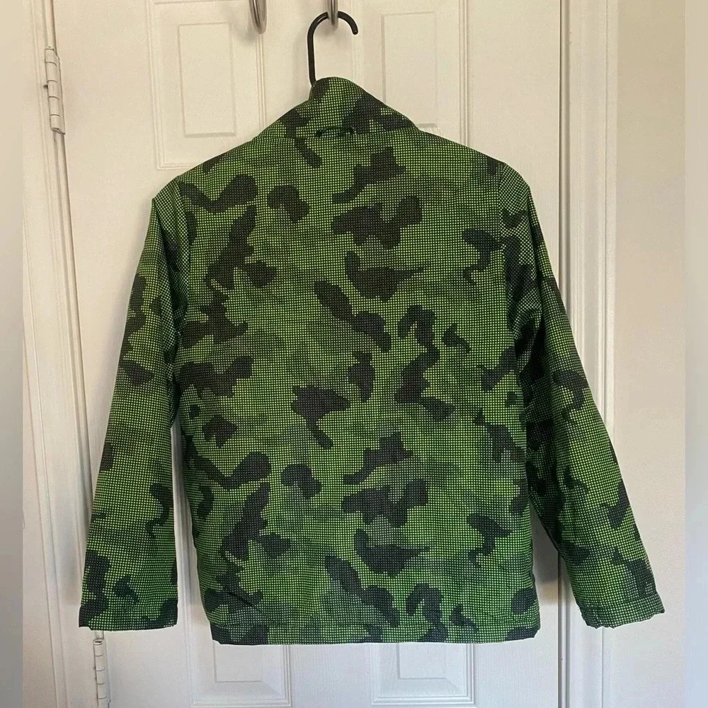 SWISS TECH Boy's Size 10 Winter Jacket Black Green Zip Fleece Lined Large EUC - Picture 9 of 10